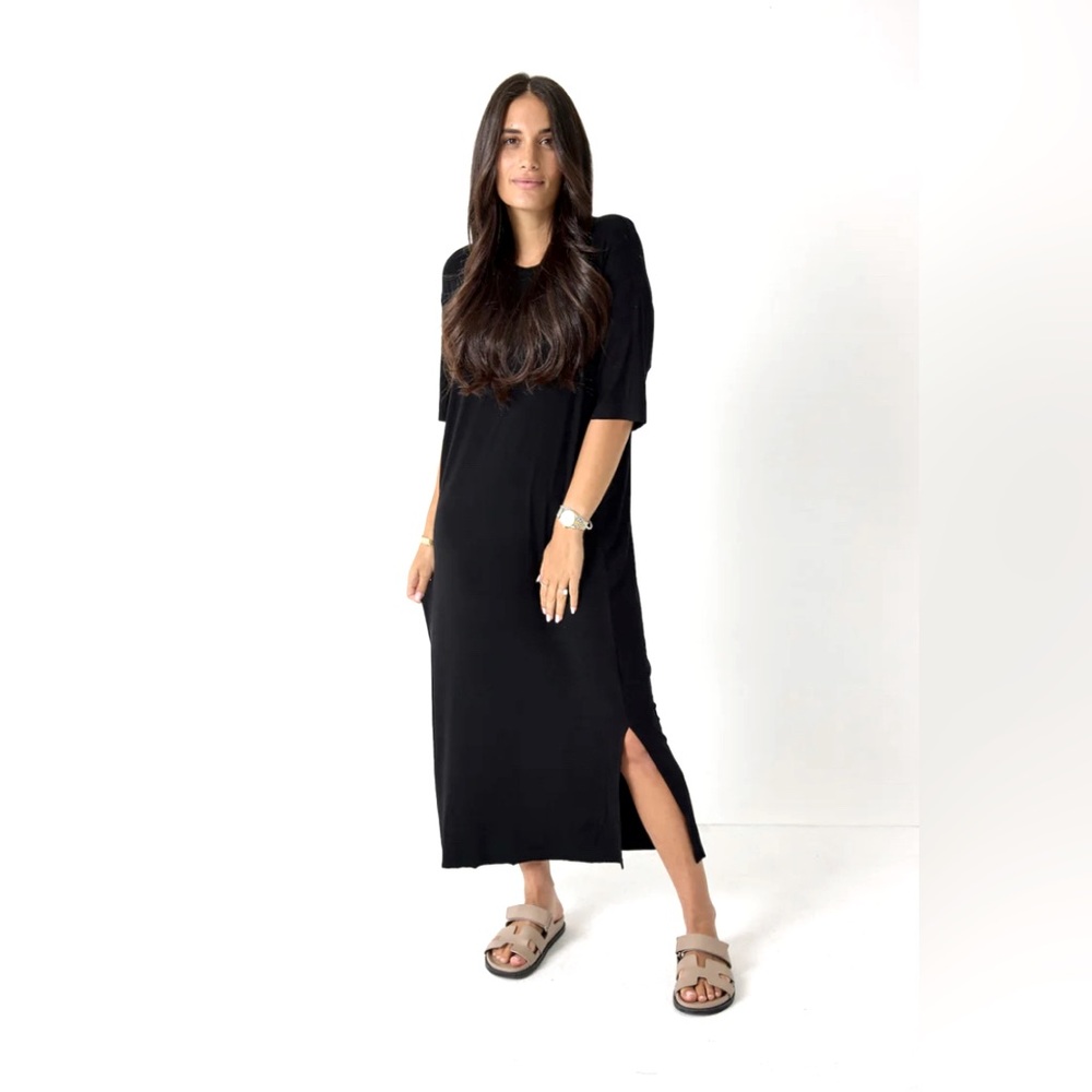 NWOT OLIVE & TUESDAY THE RIBBED MIDI T-SHIRT DRESS BLACK